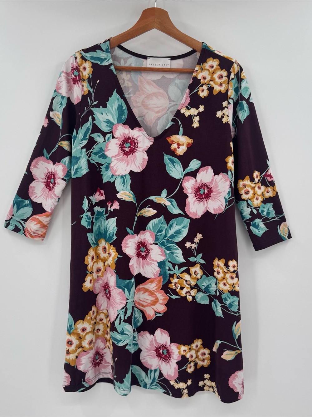 French Grey Floral Tunic Top Women’s Size M Purple Pink 3/4 Sleeve Stretch